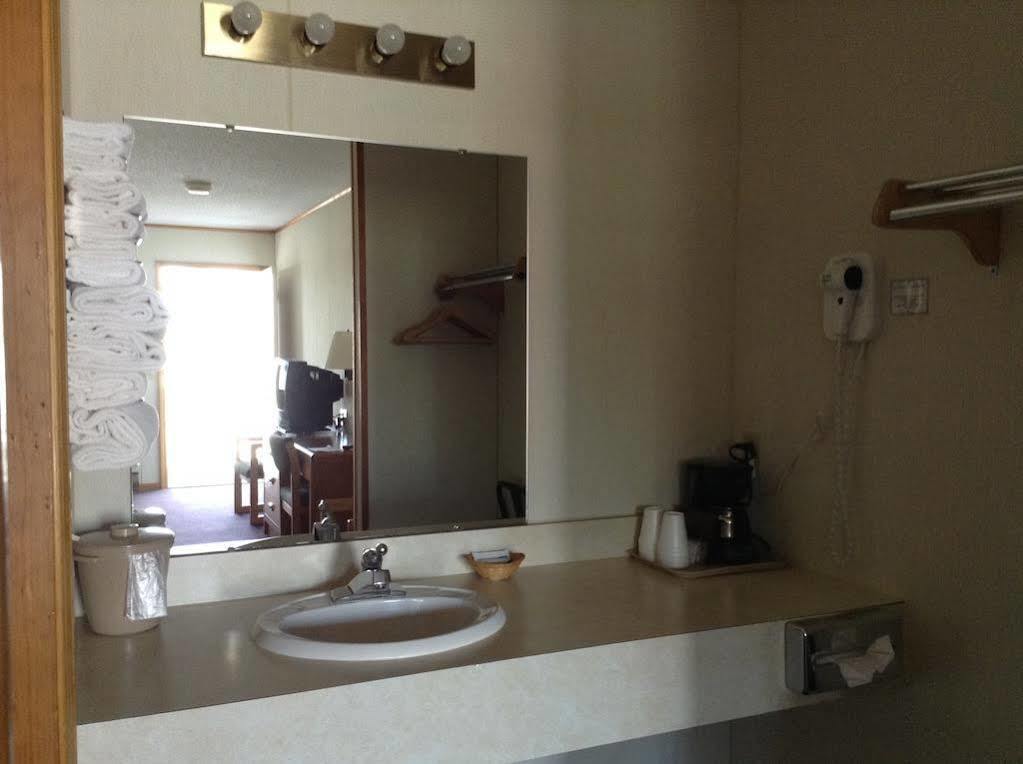 Lighthouse View Motel แมคคินอซิตี้ ภายนอก รูปภาพ