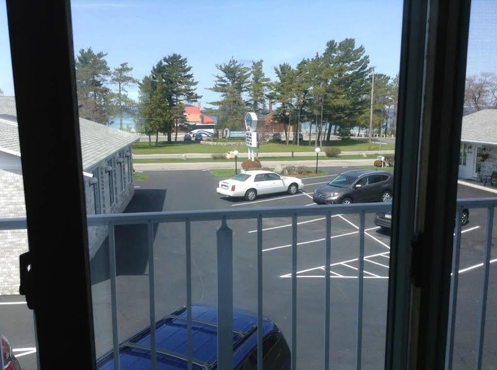 Lighthouse View Motel แมคคินอซิตี้ ภายนอก รูปภาพ